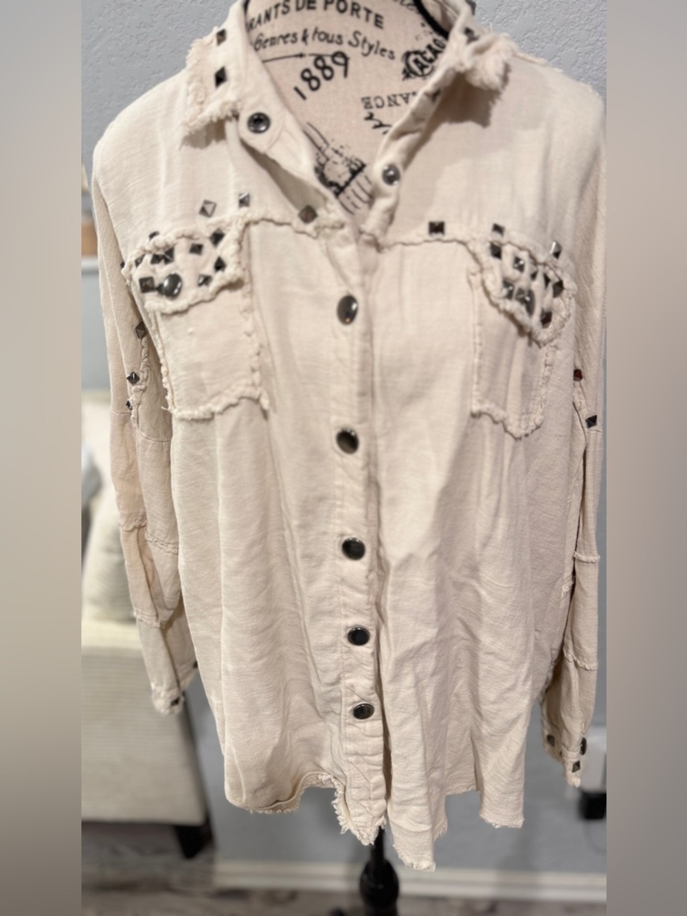 Davi & Dani Studded Button Down Shirt Large | Boho Western Raw Hem Oversized - Picture 2 of 12